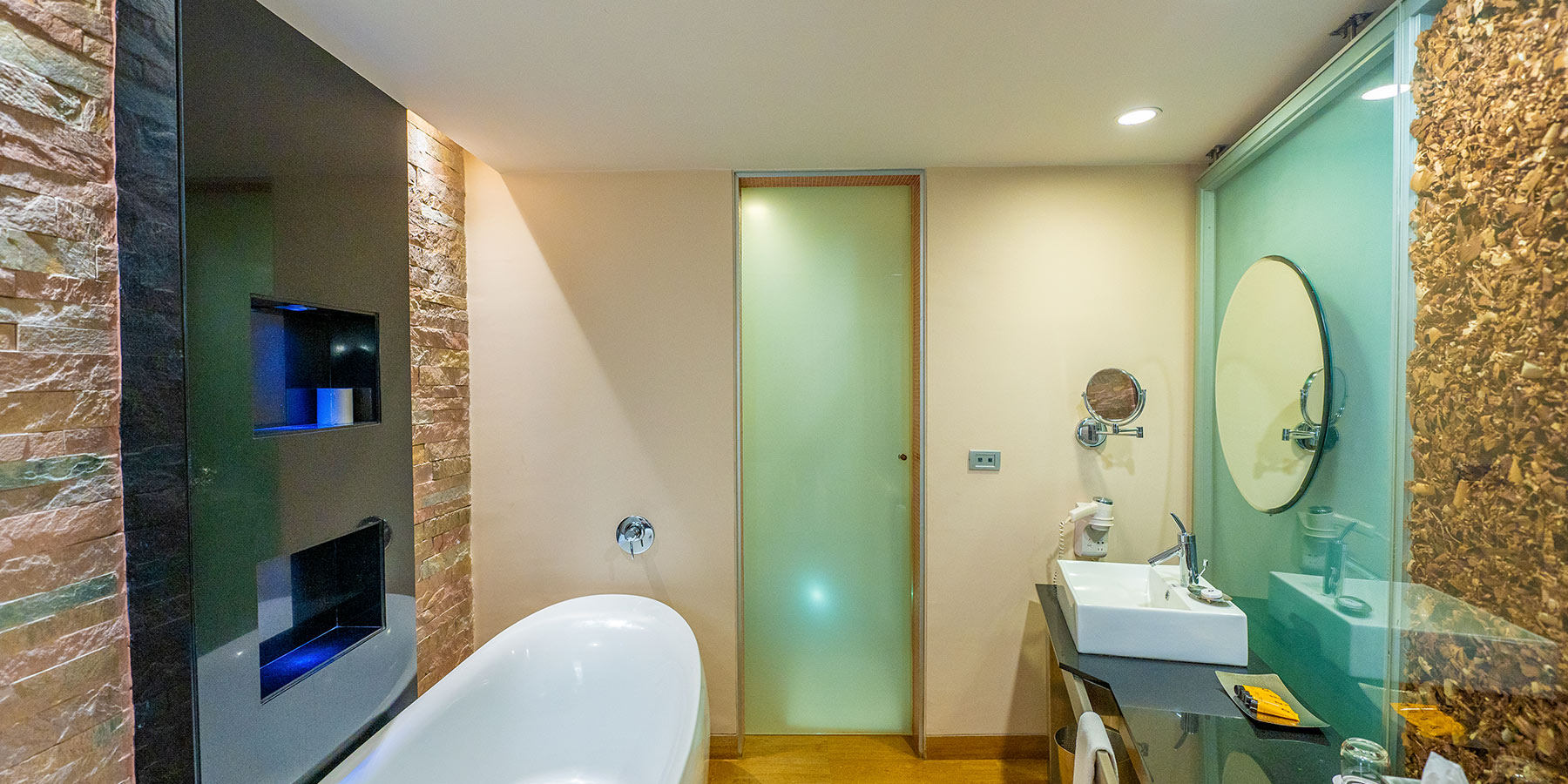 Hotels near Koregaon park 